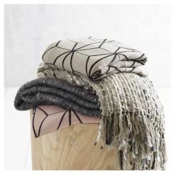 Amalfi Reversible Empire Knit Throw – Black & Grey