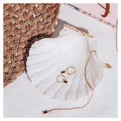 Lindi Kingi Deluxe Baguette Garnet Necklace - Gold