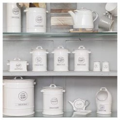 T&G Pride Of Place Salt & Pepper Shakers – White Country Style