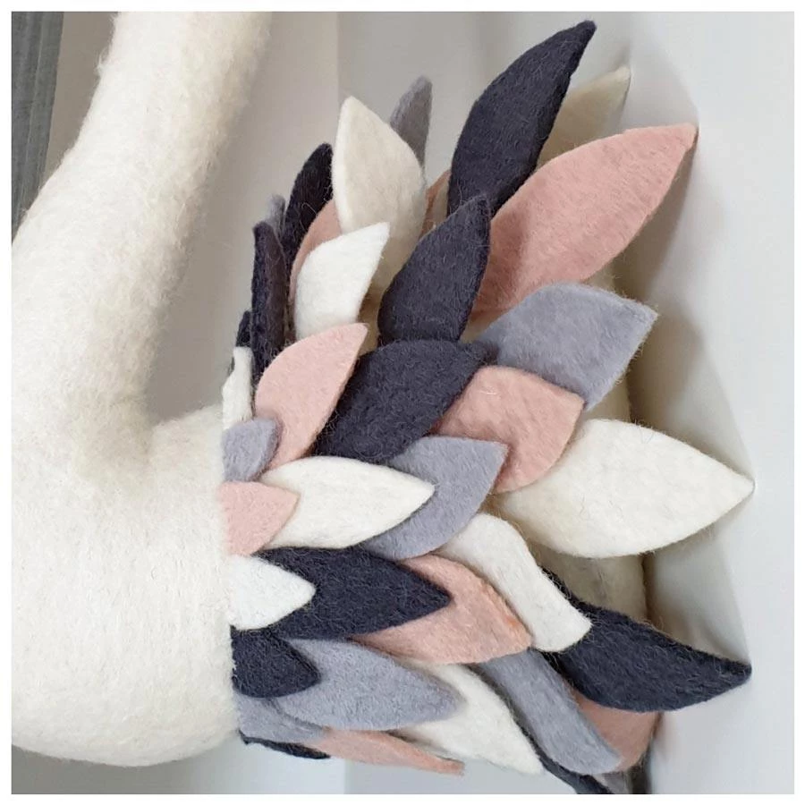 Tik Tak Handmade Wool Wall Swan Head - Grey & Blush